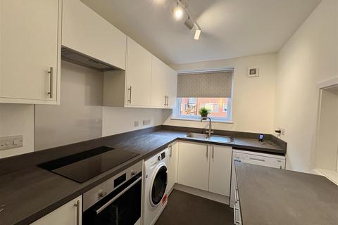 undefined, 3 Priory Court, 28 Priory Road Malvern