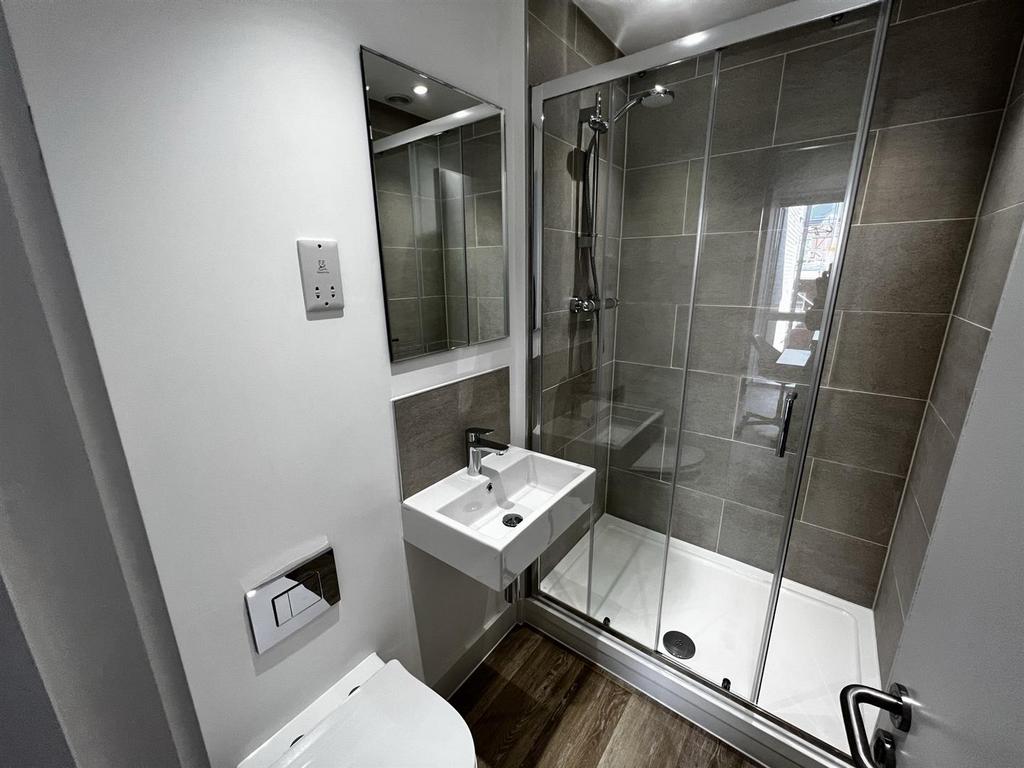 Example en-suite (3).JPEG