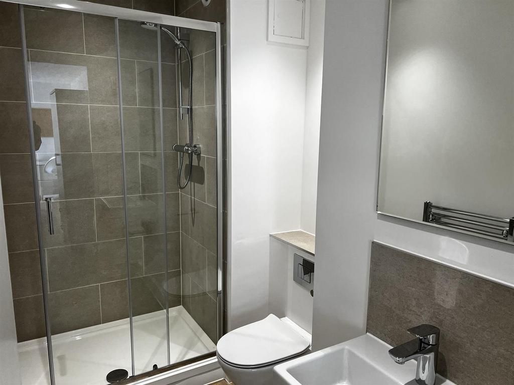 Example en-suite (5).JPEG