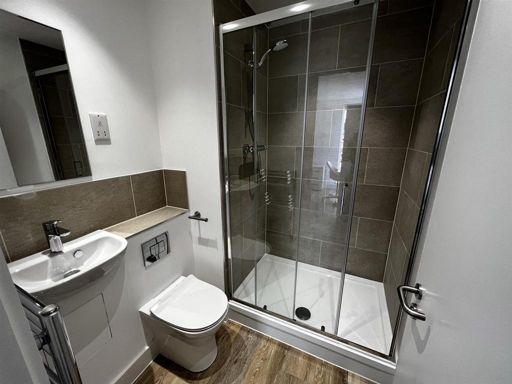Example en-suite.JPEG