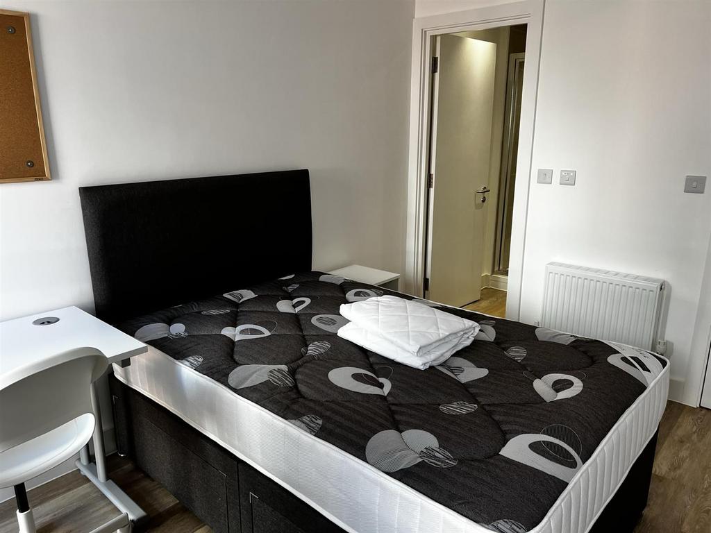 Bedroom (4).JPEG