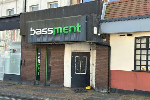 Retail property (high street) to rent, 113-115 Seaside Rd Eastbourne BN21 3PH