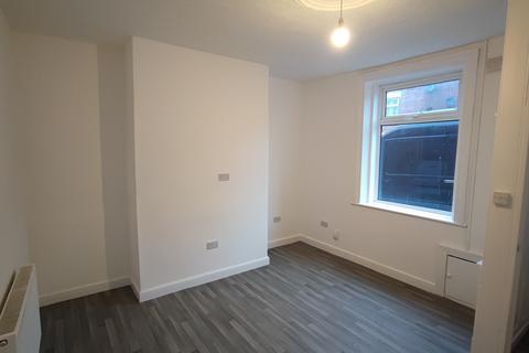 3 bedroom terraced house to rent, Coalshaw Green Road, Chadderton, OL9