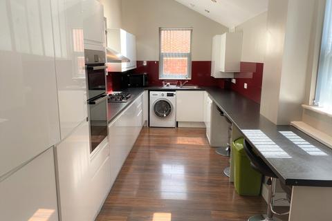 5 bedroom end of terrace house to rent, Church Grove, Nottingham, Nottinghamshire, NG7