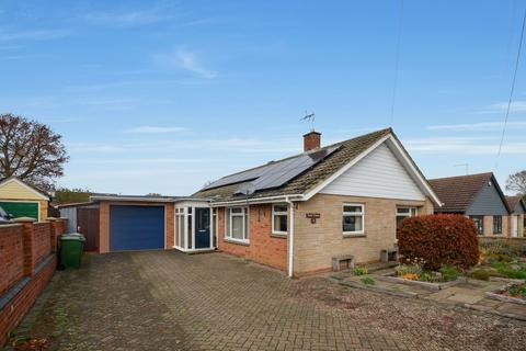 3 bedroom detached bungalow for sale, Loompits Way, Saffron Walden