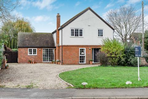 4 bedroom detached house for sale, Castle Square, Benson, OX10