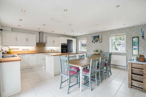4 bedroom detached house for sale, Castle Square, Benson, OX10
