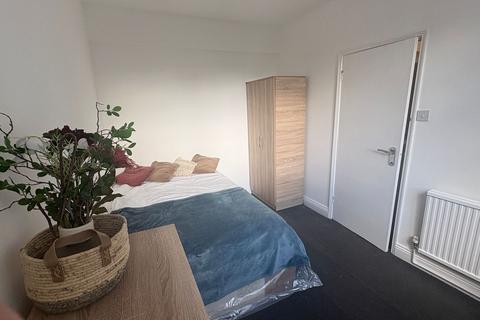 2 bedroom flat to rent, Shirland Road, Chesney Court Shirland Road, W9