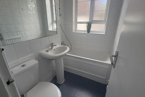 2 bedroom flat to rent, Shirland Road, Chesney Court Shirland Road, W9