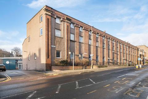 2 bedroom maisonette to rent, Causewayside, Edinburgh, EH9