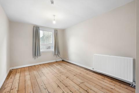 2 bedroom maisonette to rent, Causewayside, Edinburgh, EH9