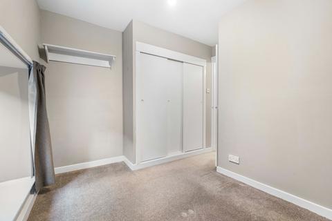 2 bedroom maisonette to rent, Causewayside, Edinburgh, EH9