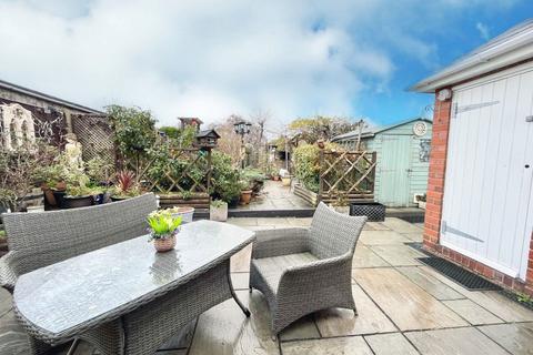 3 bedroom detached house for sale, Quarry Road, Dudley DY2