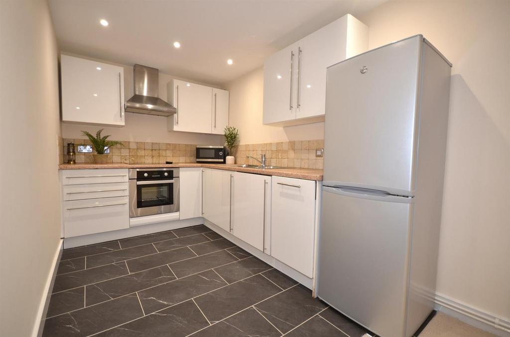 (04)-Flat-1-The-Rutland-Court.jpg