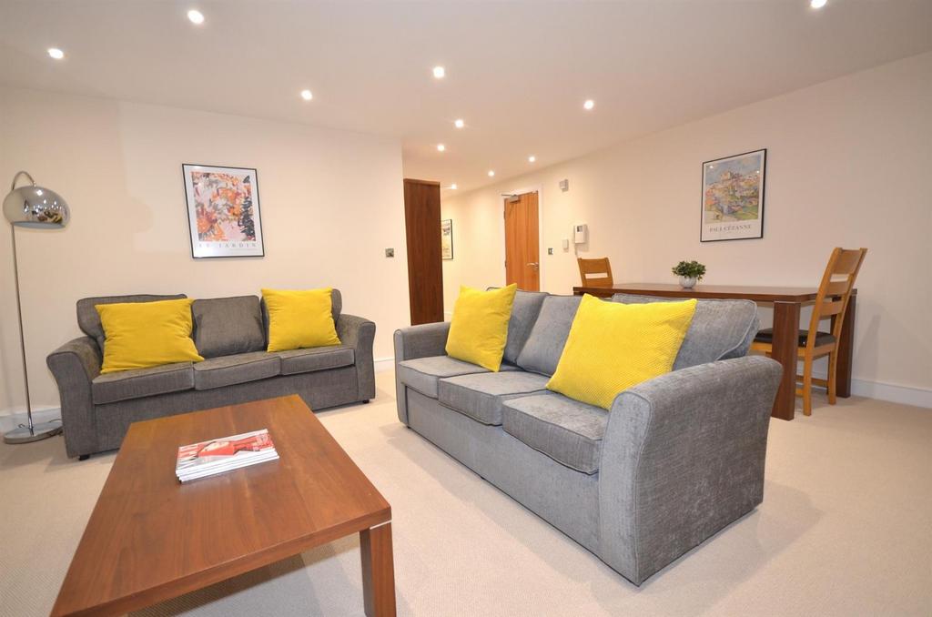 (01)-Flat-1-The-Rutland-Court.jpg