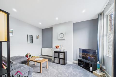 3 bedroom end of terrace house for sale, Leadwell Lane, Rothwell, Leeds