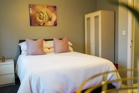 3 bedroom terraced house to rent, Signet Square, Coventry CV2