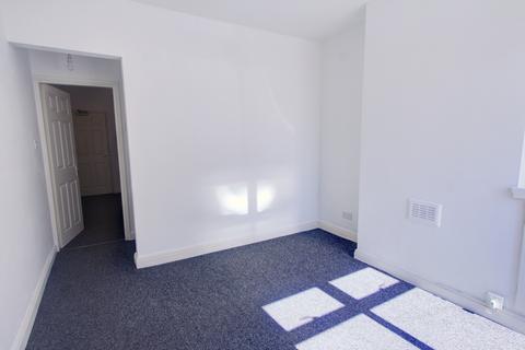 2 bedroom terraced house to rent, Vernon Road, Leicester LE2