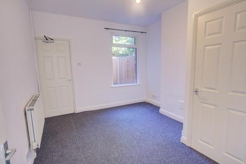 2 bedroom terraced house to rent, Vernon Road, Leicester LE2