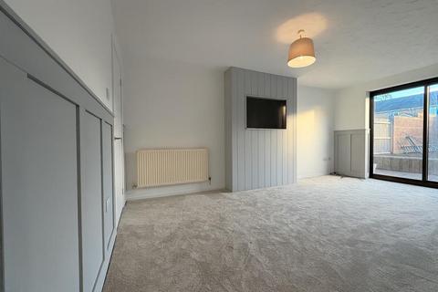 2 bedroom end of terrace house for sale, St. Philips Drive, Evesham