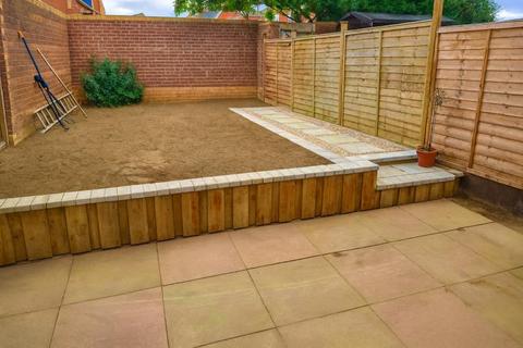 2 bedroom end of terrace house for sale, St. Philips Drive, Evesham