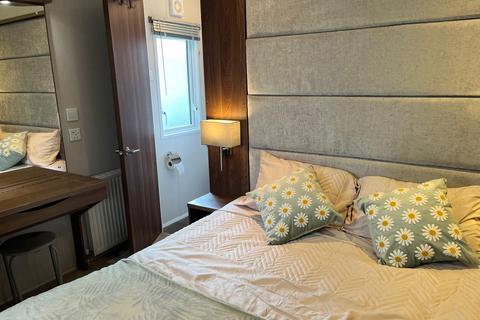 2 bedroom park home for sale, MIll Lane, Hawksworth Leeds