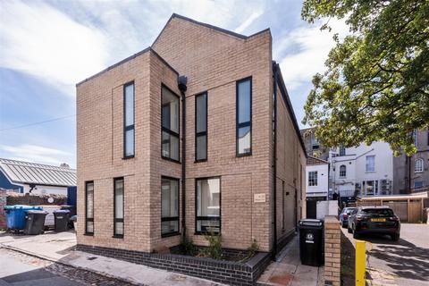 7 bedroom detached house to rent, Hampton Lane, Bristol BS6