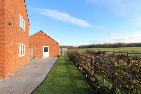 4 bedroom detached house for sale, Saville Road, Leicester LE8