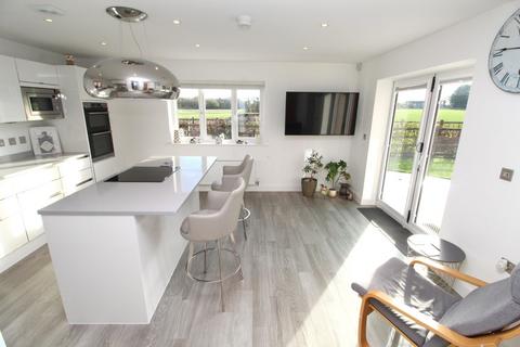 4 bedroom detached house for sale, Saville Road, Leicester LE8