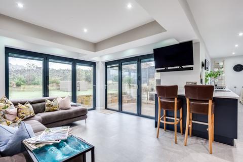 4 bedroom detached house for sale, West End Drive, Cleckheaton, BD19