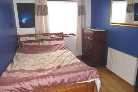 4 bedroom terraced house to rent, Hamden Crescent, Dagenham RM10