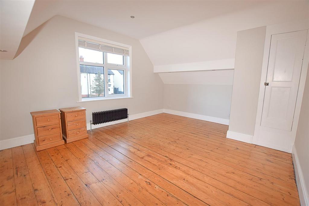 BEDROOM (front)