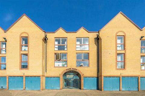 4 bedroom flat to rent, Cape Yard, London E1W