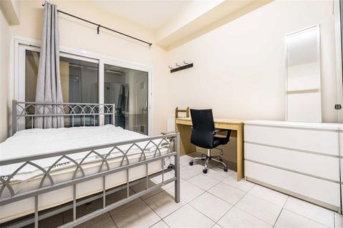 4 bedroom flat to rent, Cape Yard, London E1W