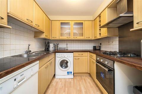 4 bedroom flat to rent, Cape Yard, London E1W