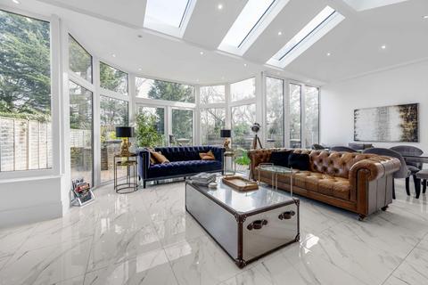 5 bedroom detached house to rent, The Grove, Isleworth TW7