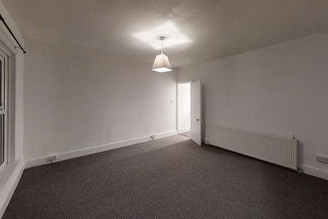 2 bedroom flat to rent, Mytchett Road, Mytchett, GU16