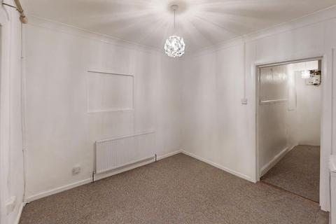 2 bedroom flat to rent, Mytchett Road, Mytchett, GU16