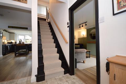 3 bedroom semi-detached house for sale, Top Stone Close, Burton Salmon, Leeds