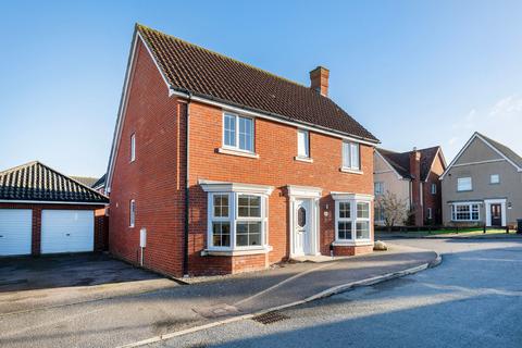 4 bedroom detached house for sale, Scrumpy Way, Norwich NR16