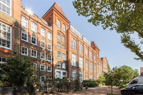 Pages Walk, London SE1