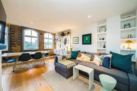 2 bedroom flat for sale, Pages Walk, London SE1