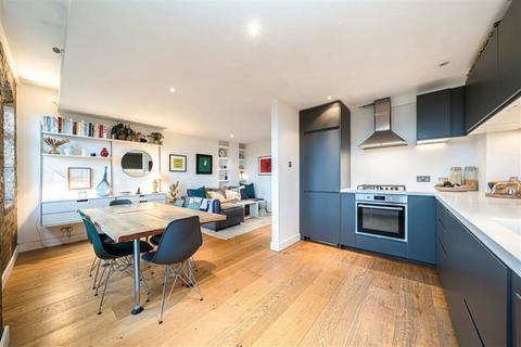 2 bedroom flat for sale, Pages Walk, London SE1