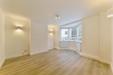 3 bedroom apartment to rent, Kew Bridge Court, Brentford London W4
