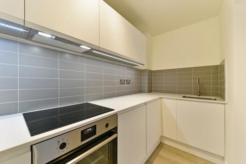 3 bedroom apartment to rent, Kew Bridge Court, Brentford London W4