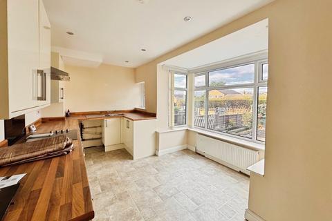 3 bedroom terraced house to rent, Tidswell Street, West Yorkshire WF16