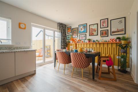 undefined, Amber Drive, Appledore