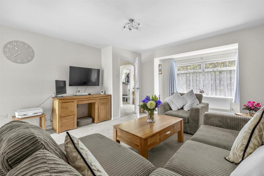 17 Heather Walk, HP15 7 UH-7.jpg