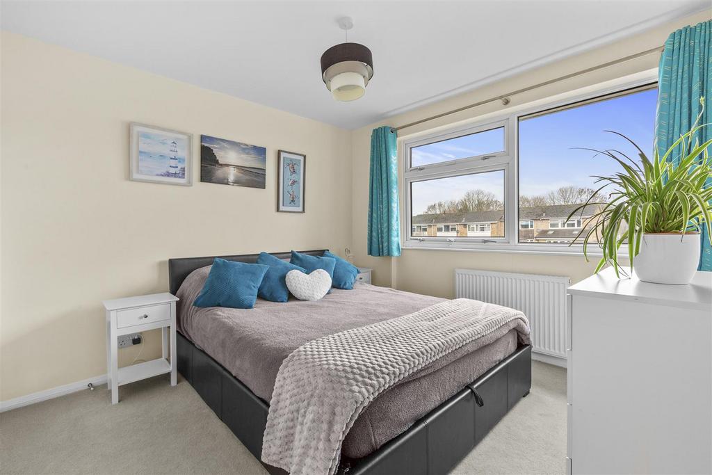 17 Heather Walk, HP15 7 UH-3.jpg