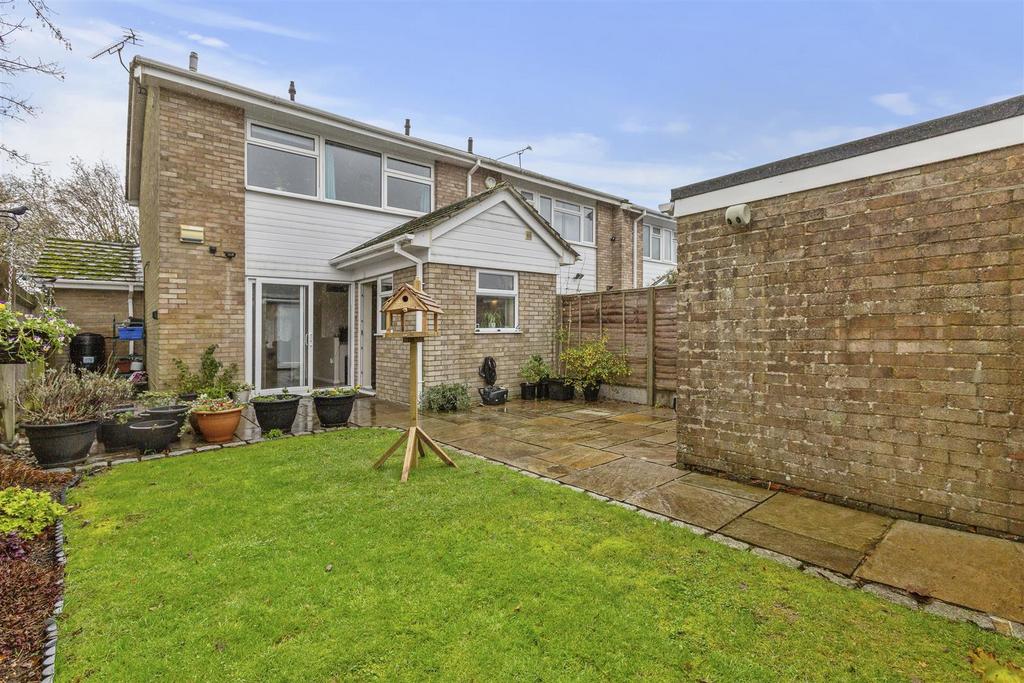 17 Heather Walk, HP15 7 UH-12.jpg